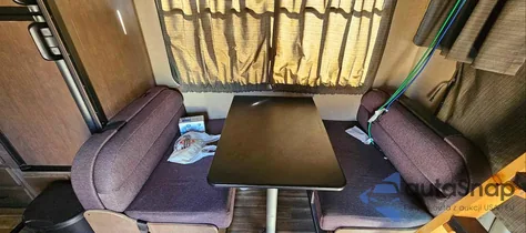 2017 Ford Econoline E350 Super Duty Cutaway Van z USA, uszkodzony, nr VIN 1FDWE3FS2HDC37126